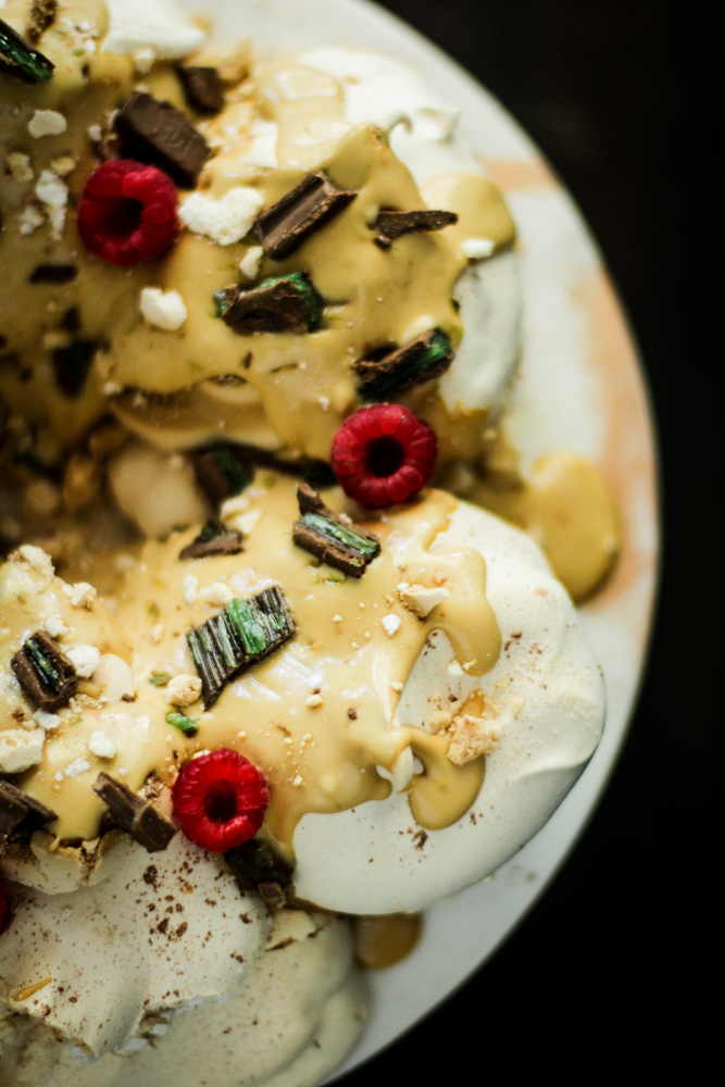 peppermint crisp pavlova wreath 033